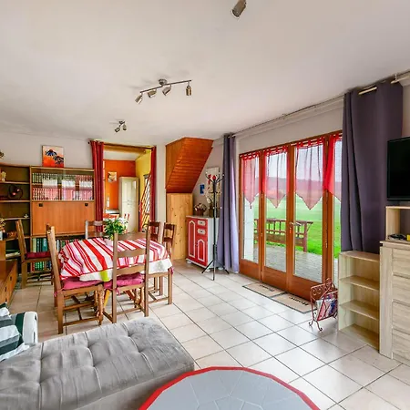 2 Bedroom Pet Friendly Home In Scorbe-Clairvaux 別荘