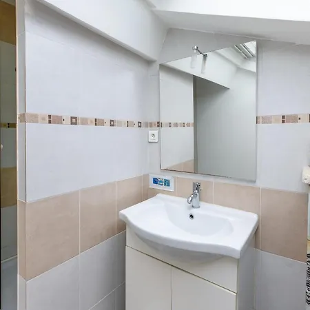 2 Bedroom Pet Friendly Home In Scorbe-Clairvaux 別荘 *