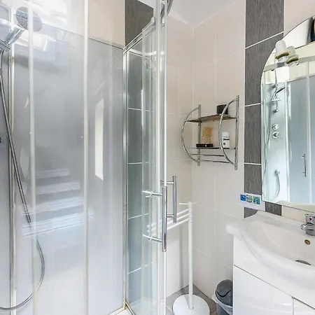 別荘 2 Bedroom Pet Friendly Home In Scorbe-Clairvaux Scorbé-Clairvaux