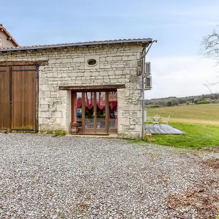 Vakantiehuis Cozy In With Wifi Scorbé-Clairvaux